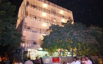 Dwarka Palace Samalkha ภายนอก รูปภาพ